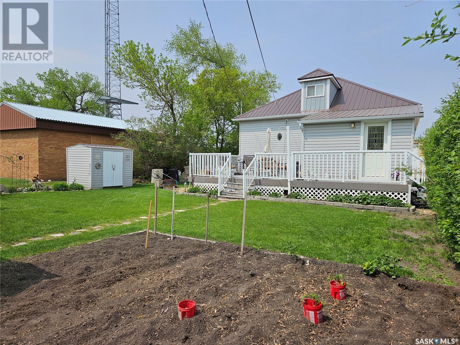 602 Railway Avenue, Bienfait, Saskatchewan  S0C 0M0 - Photo 19 - SK945484