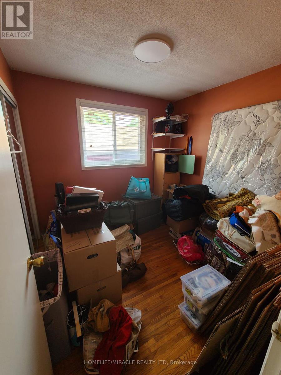 Main - 49 Elmvale Crescent, Toronto (West Humber-Clairville), Ontario  M9V 2B8 - Photo 5 - W9283189