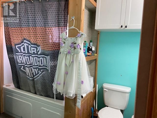 9877 Latremouille Street, Little Fort, British Columbia  V0E 2C0 - Photo 9 - 180044