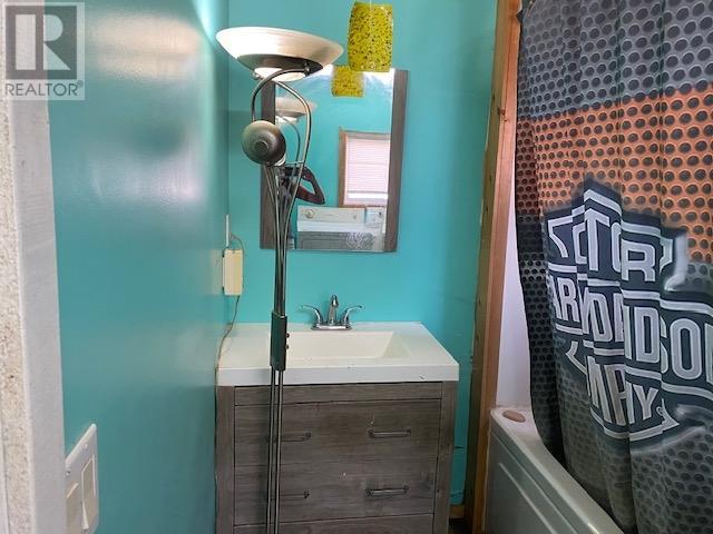 9877 Latremouille Street, Little Fort, British Columbia  V0E 2C0 - Photo 10 - 180044