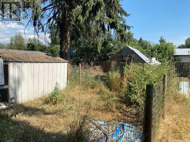 9877 Latremouille Street, Little Fort, British Columbia  V0E 2C0 - Photo 23 - 180044