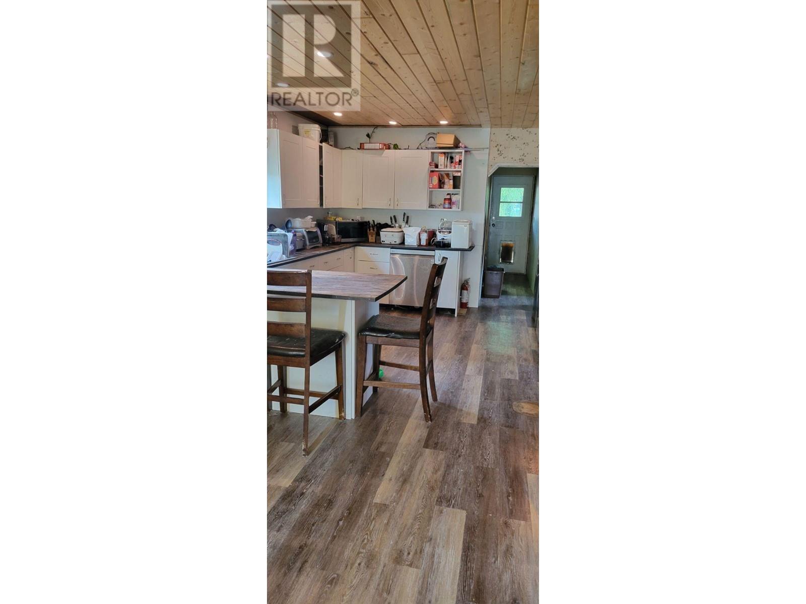 9877 Latremouille Street, Little Fort, British Columbia  V0E 2C0 - Photo 32 - 180044