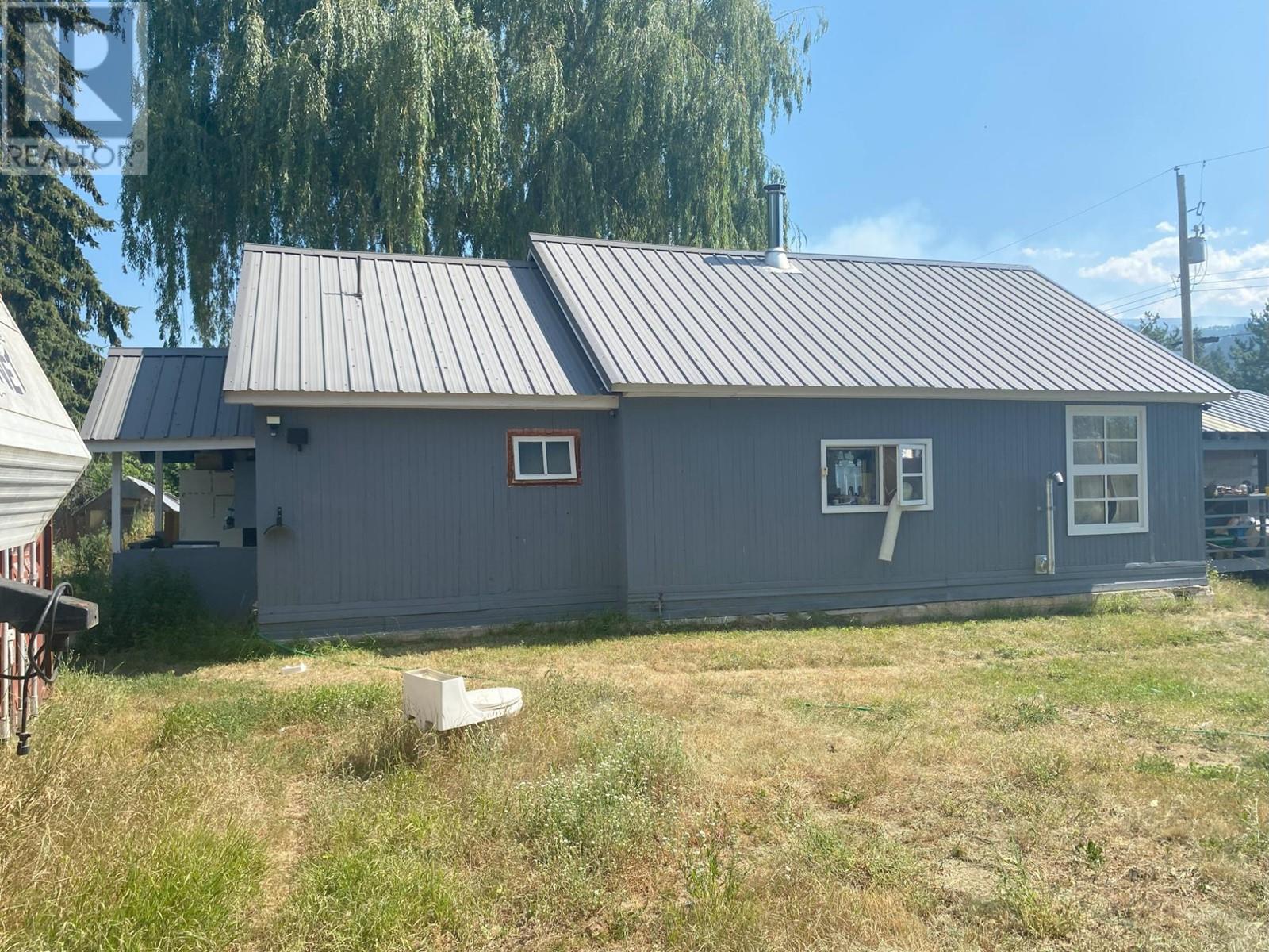 9877 Latremouille Street, Little Fort, British Columbia  V0E 2C0 - Photo 16 - 180044