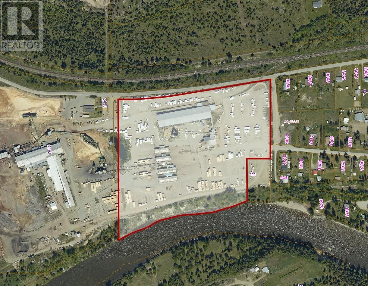 411 Cedarholm Rd, Clearwater, British Columbia   - Photo 2 - 180613