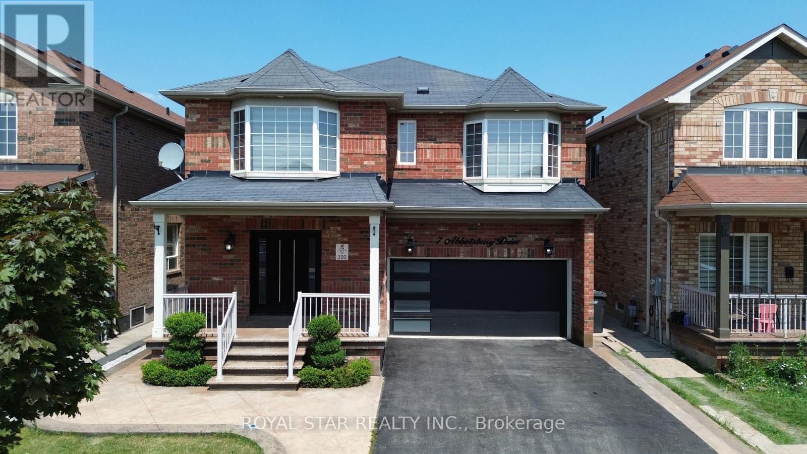 7 Abbotsbury Drive, Brampton (Credit Valley), Ontario  L6X 0S4 - Photo 3 - W9234128