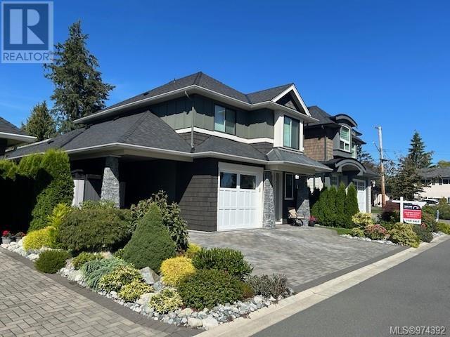 8051 Huckleberry Crt, central saanich, British Columbia