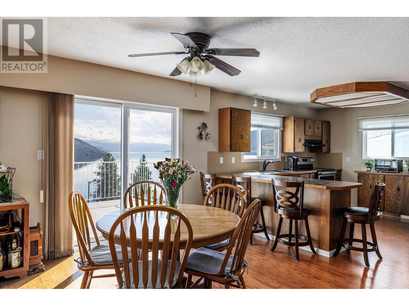 6335 Topham Place Peachland Photo 5