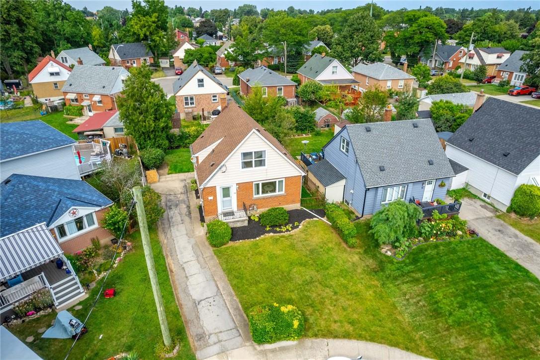 16 Burns Place, Hamilton, Ontario  L8V 1N7 - Photo 2 - H4205188