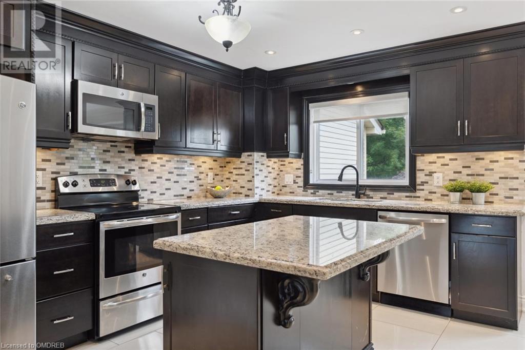 1062 Lindsay Drive, Oakville, Ontario  L6M 3B5 - Photo 15 - 40639245