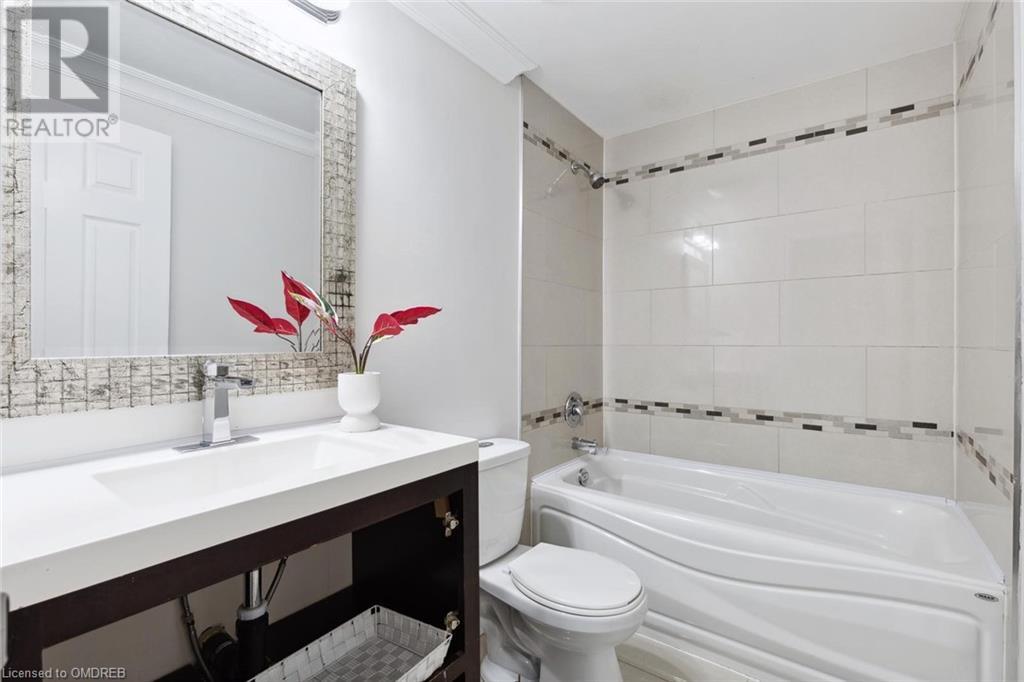 1062 Lindsay Drive, Oakville, Ontario  L6M 3B5 - Photo 29 - 40639245