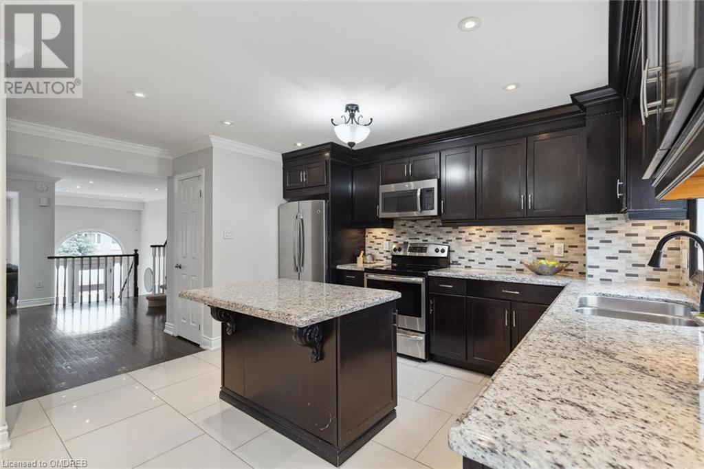 1062 Lindsay Drive, Oakville, Ontario  L6M 3B5 - Photo 19 - 40639245