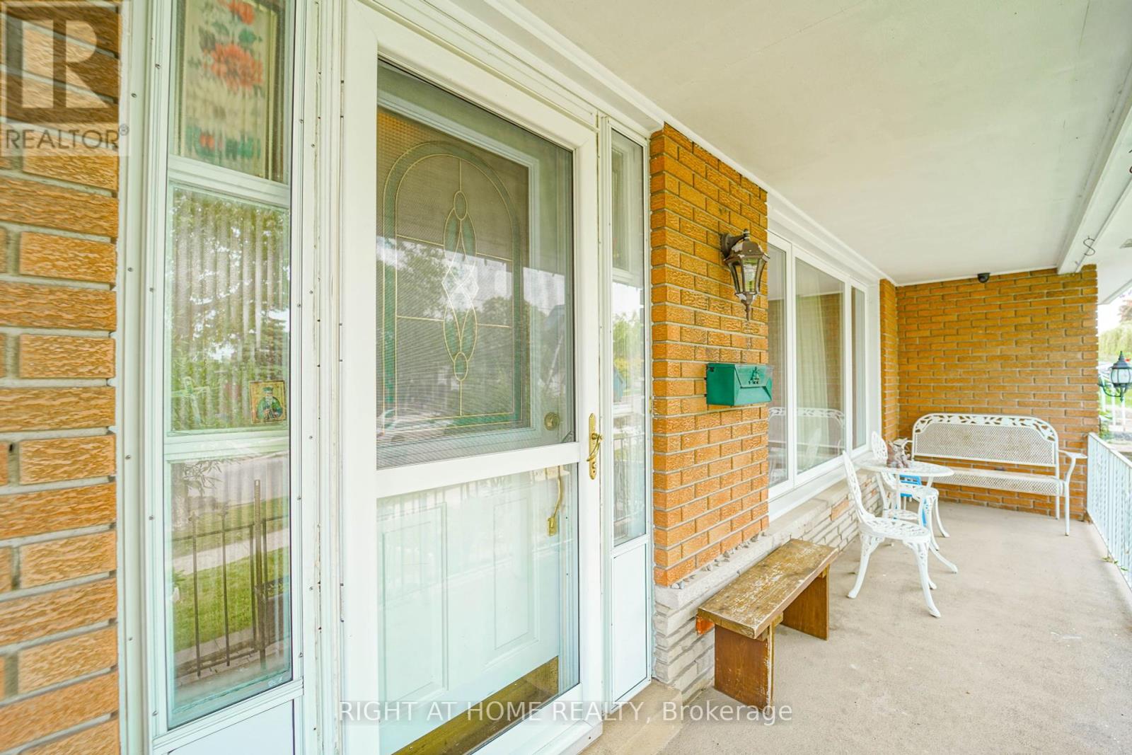 53 Marcella Street, Toronto, Ontario  M1G 1K9 - Photo 8 - E9283776