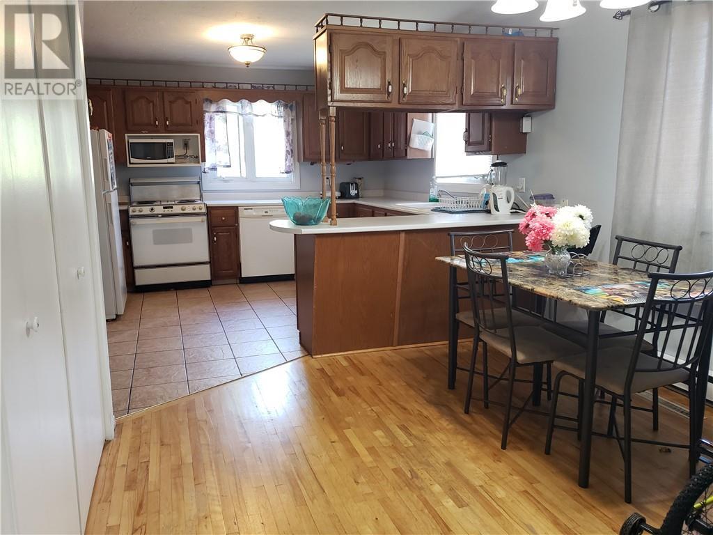 Property at 37 Sherrard image 2