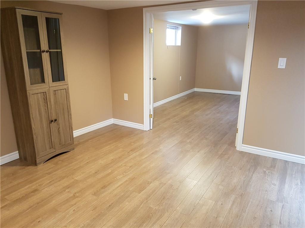 9 Seven Oaks Drive, Unit #b, Hamilton, Ontario  L9A 4C7 - Photo 7 - H4205199