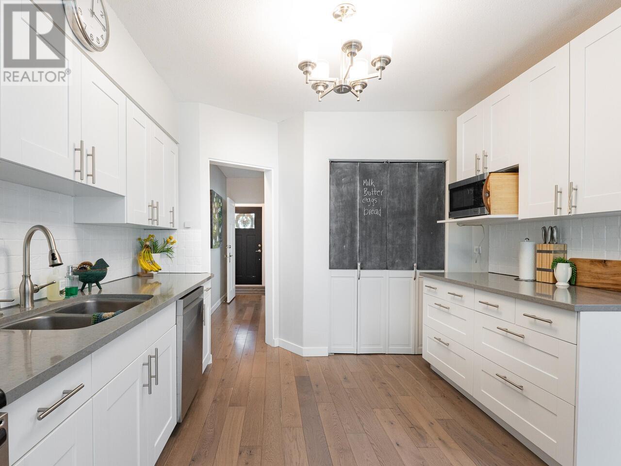 Listing Picture 11 of 40 : 3706 W KING EDWARD AVENUE, Vancouver / 溫哥華 - 魯藝地產 Yvonne Lu Group - MLS Medallion Club Member