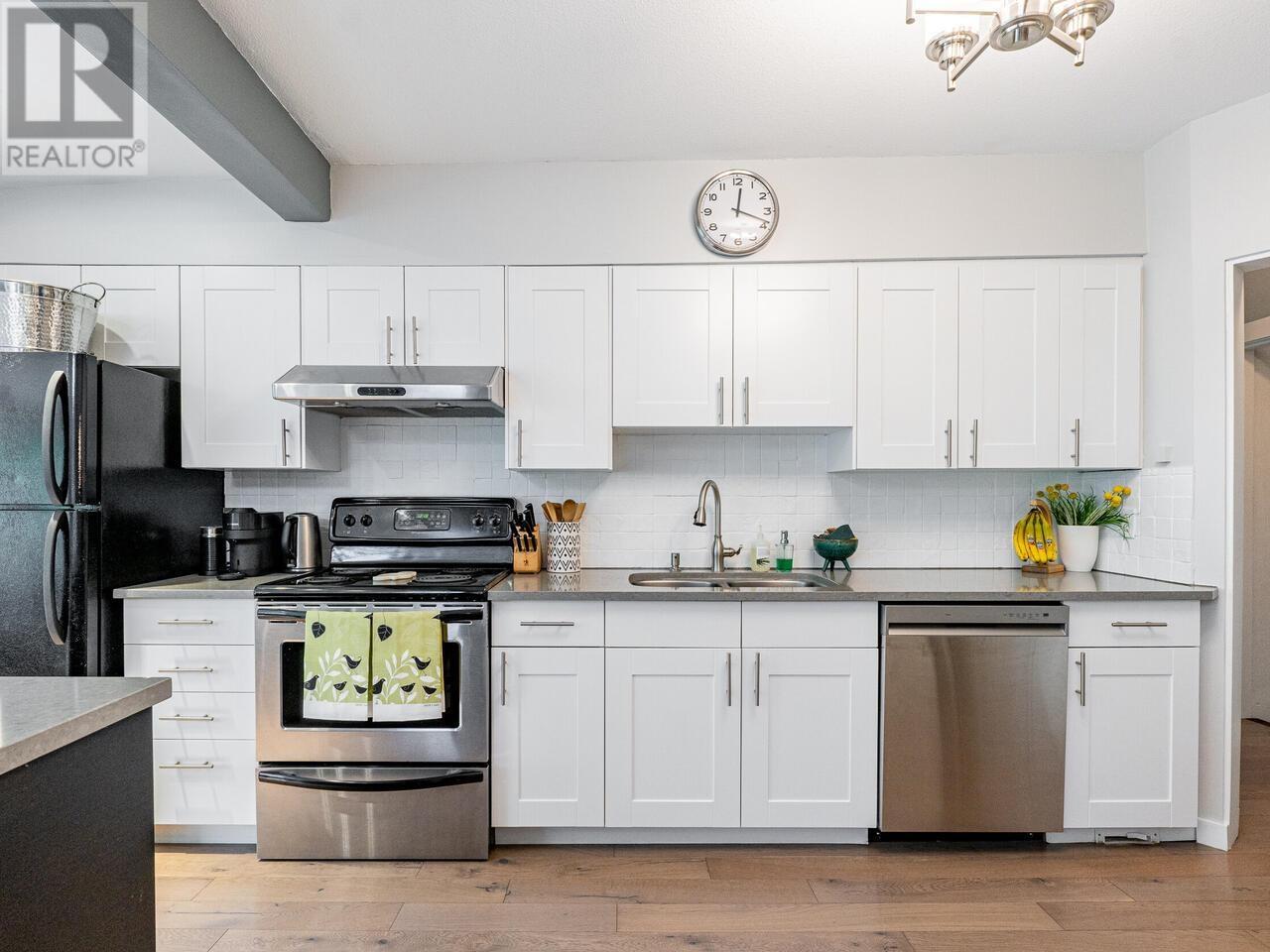 Listing Picture 12 of 40 : 3706 W KING EDWARD AVENUE, Vancouver / 溫哥華 - 魯藝地產 Yvonne Lu Group - MLS Medallion Club Member