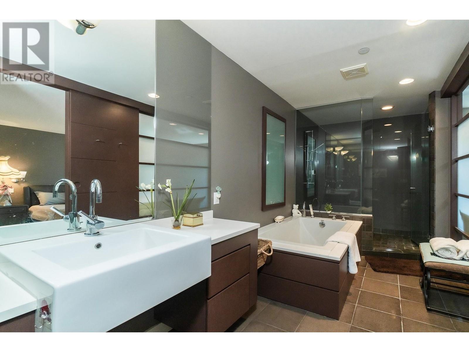 Listing Picture 23 of 36 : 928 WESTBURY WALK, Vancouver / 溫哥華 - 魯藝地產 Yvonne Lu Group - MLS Medallion Club Member