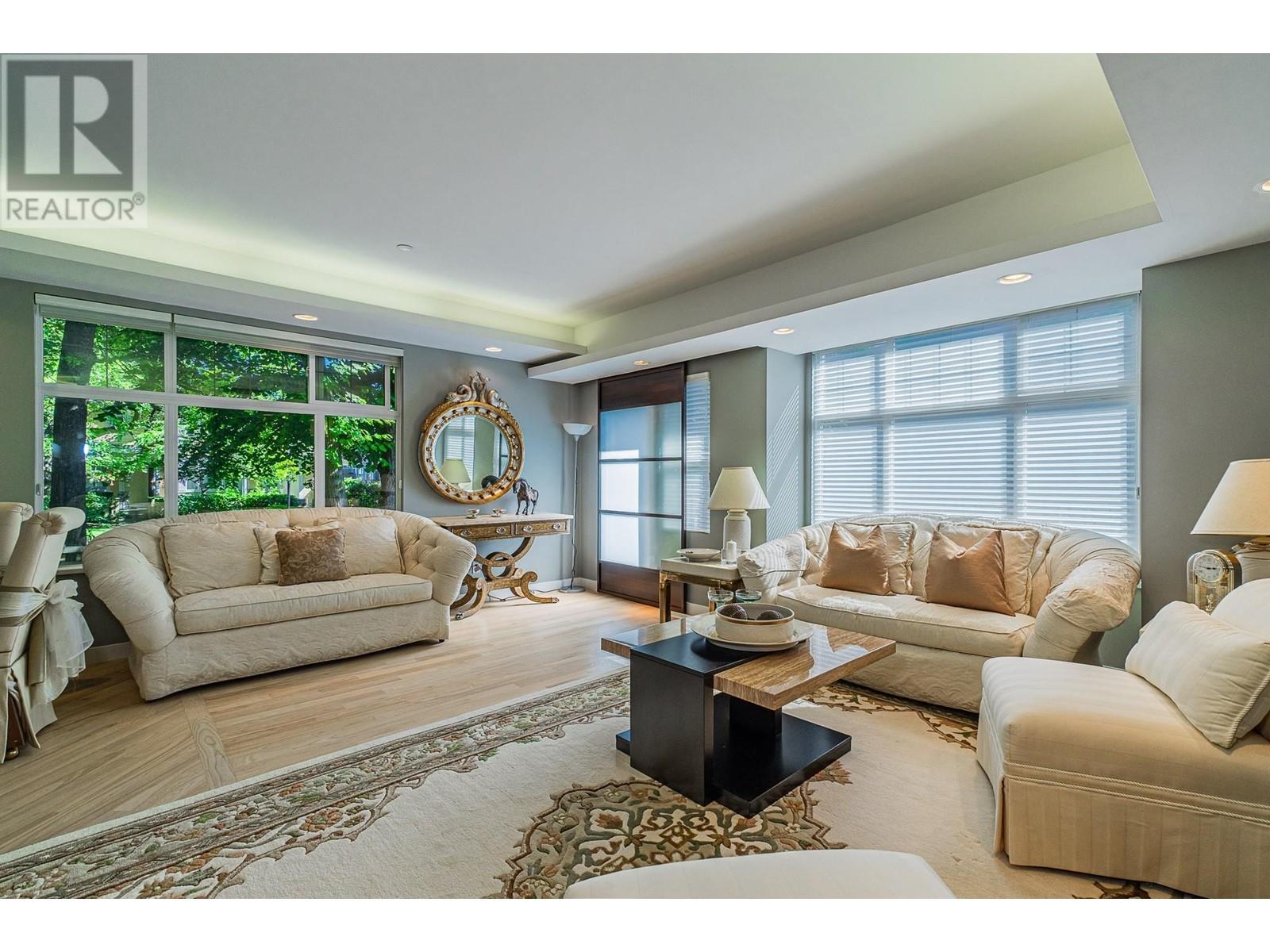 Listing Picture 3 of 36 : 928 WESTBURY WALK, Vancouver / 溫哥華 - 魯藝地產 Yvonne Lu Group - MLS Medallion Club Member