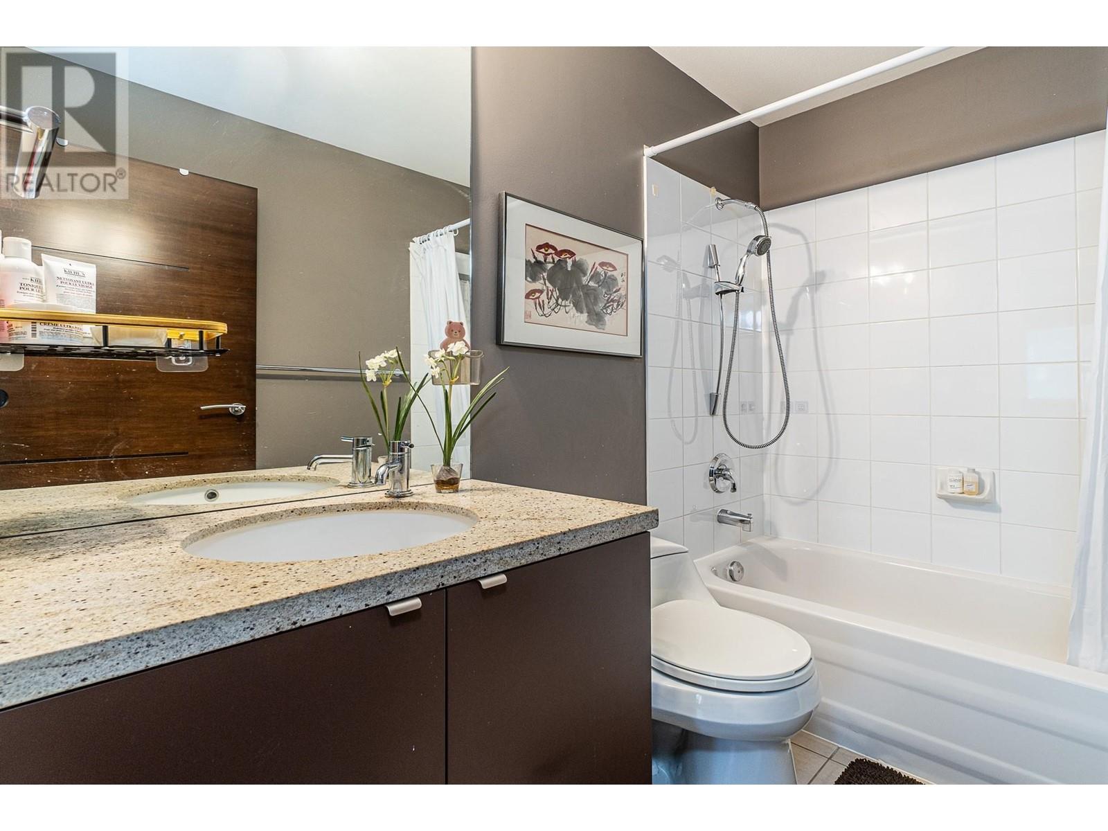 Listing Picture 29 of 36 : 928 WESTBURY WALK, Vancouver / 溫哥華 - 魯藝地產 Yvonne Lu Group - MLS Medallion Club Member