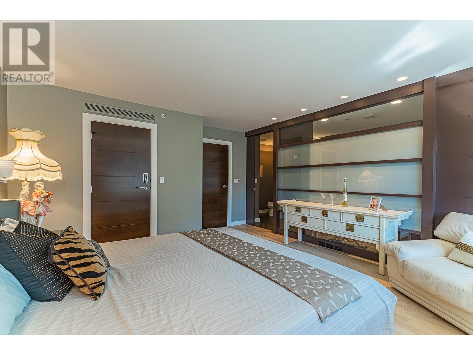 Listing Picture 22 of 36 : 928 WESTBURY WALK, Vancouver / 溫哥華 - 魯藝地產 Yvonne Lu Group - MLS Medallion Club Member