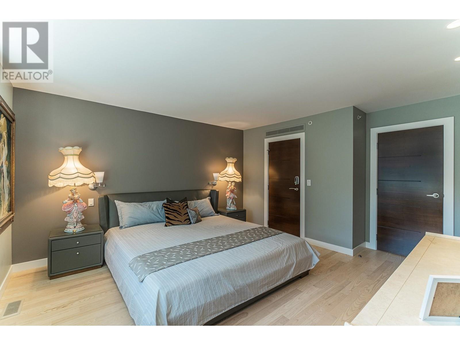 Listing Picture 21 of 36 : 928 WESTBURY WALK, Vancouver / 溫哥華 - 魯藝地產 Yvonne Lu Group - MLS Medallion Club Member