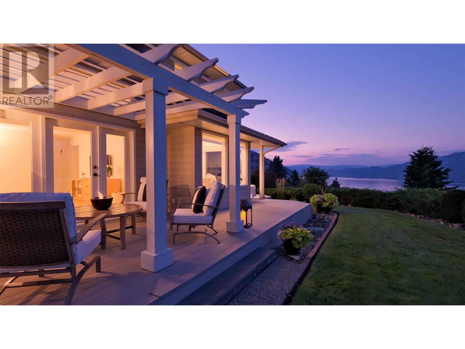 118 SUMAC RIDGE Drive Summerland