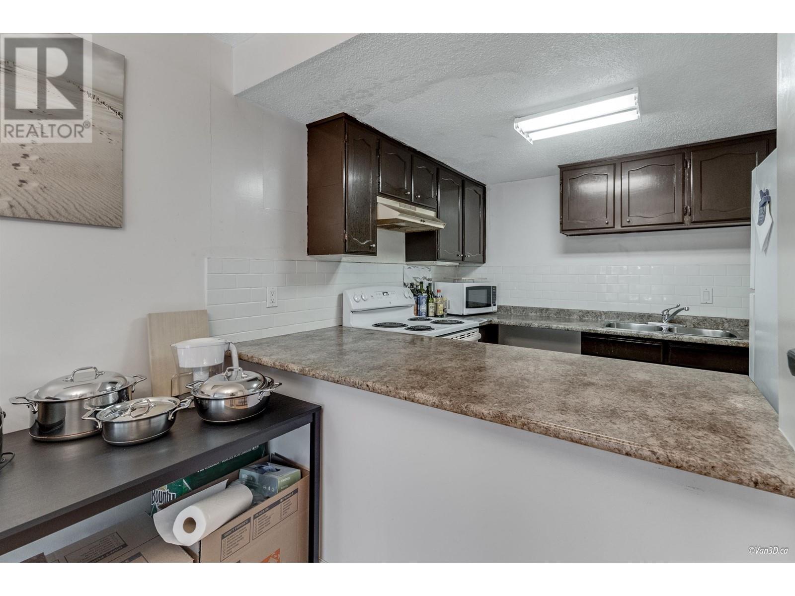 Listing Picture 13 of 30 : 5 7321 MONTECITO DRIVE, Burnaby / 本拿比 - 魯藝地產 Yvonne Lu Group - MLS Medallion Club Member