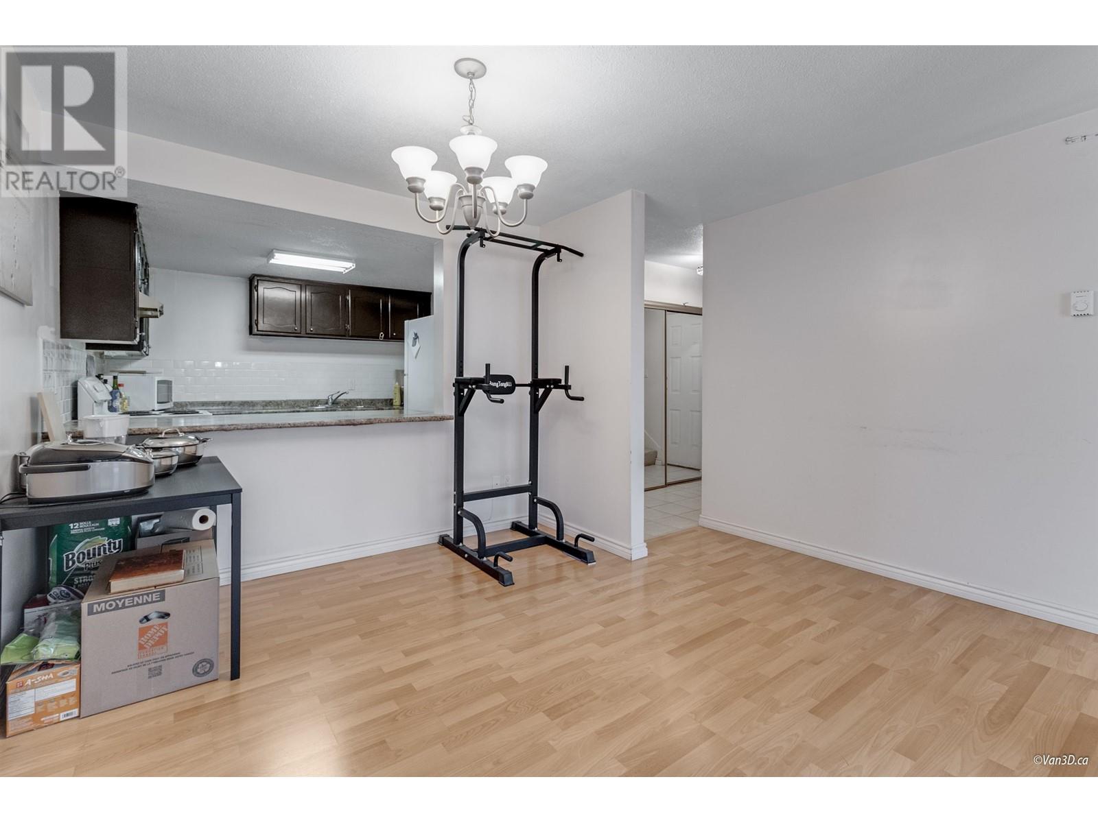 Listing Picture 12 of 30 : 5 7321 MONTECITO DRIVE, Burnaby / 本拿比 - 魯藝地產 Yvonne Lu Group - MLS Medallion Club Member