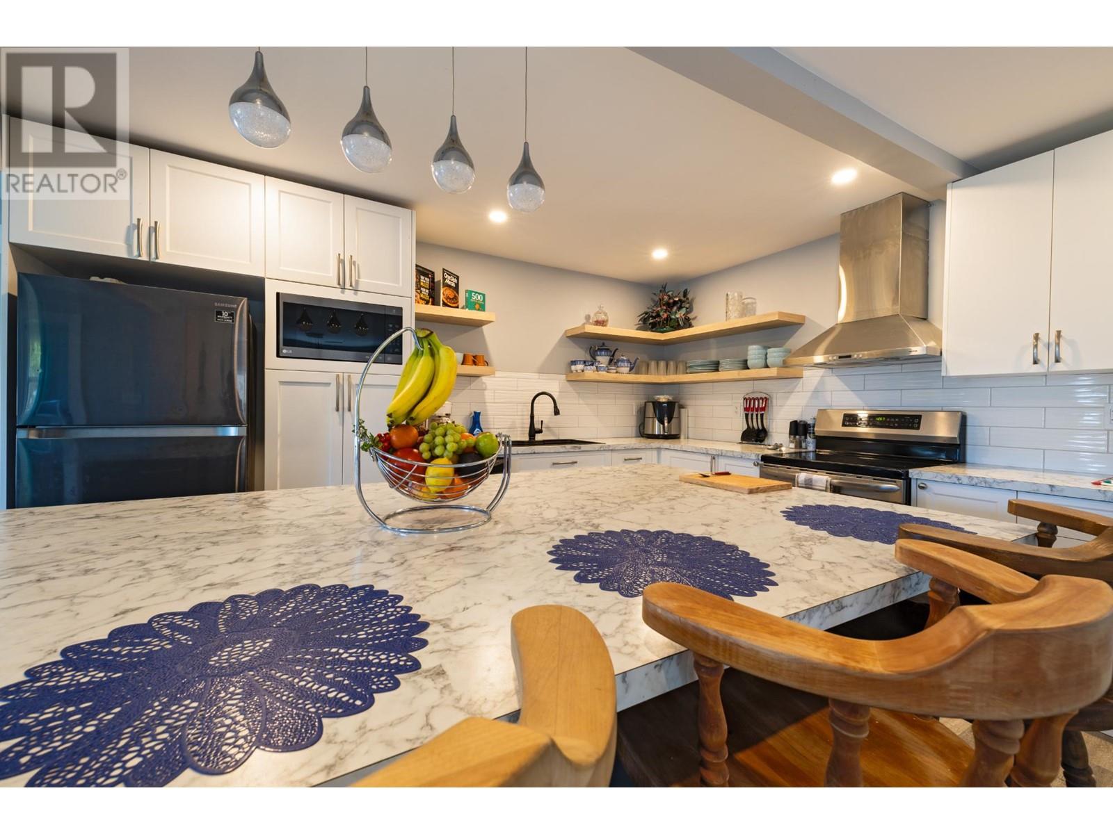 209 Thrupp Street, Kamloops, British Columbia  V2B 4B5 - Photo 9 - 180612