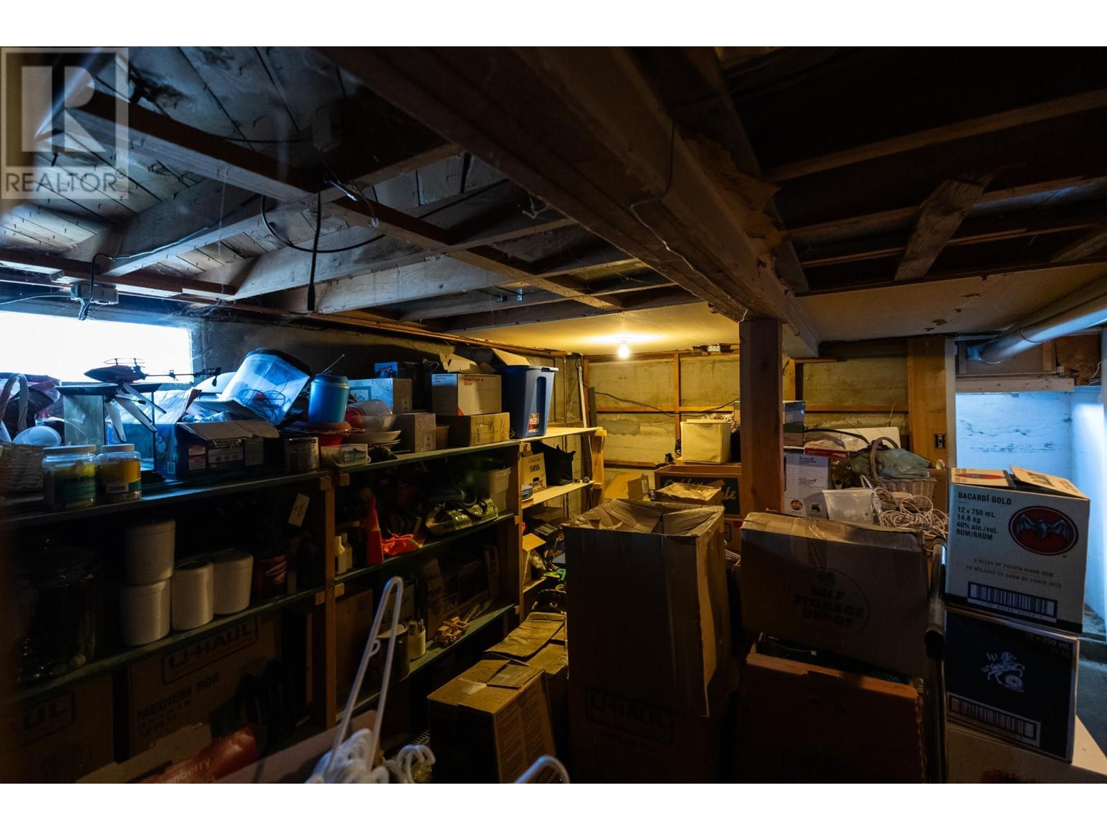 209 Thrupp Street, Kamloops, British Columbia  V2B 4B5 - Photo 22 - 180612