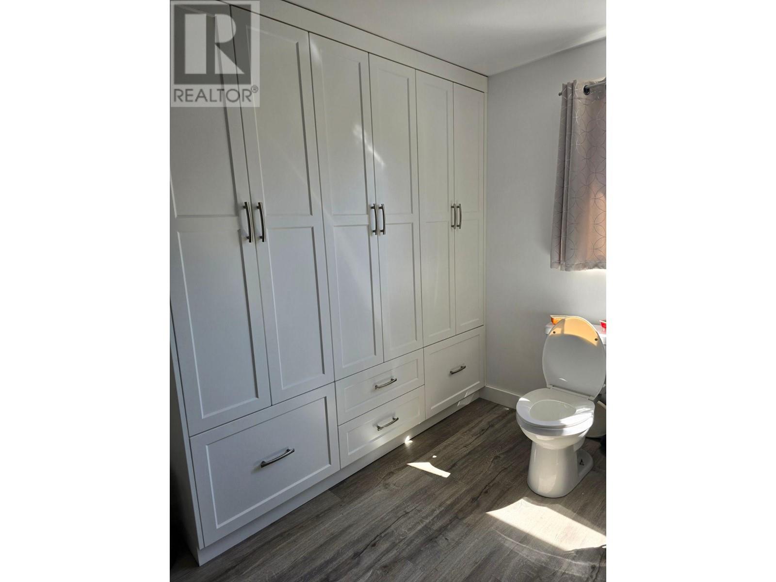 209 Thrupp Street, Kamloops, British Columbia  V2B 4B5 - Photo 27 - 180612