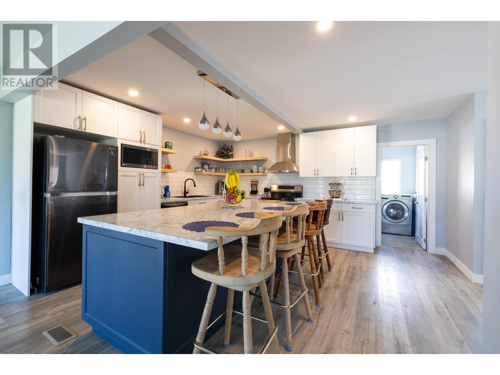 209 Thrupp Street, Kamloops, British Columbia  V2B 4B5 - Photo 6 - 180612