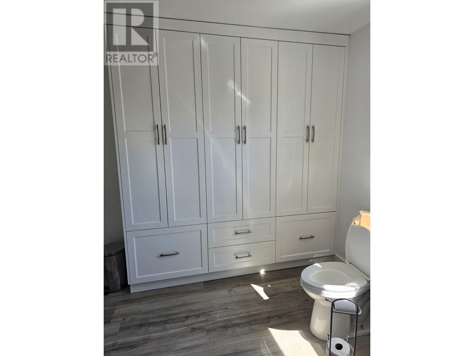 209 Thrupp Street, Kamloops, British Columbia  V2B 4B5 - Photo 25 - 180612