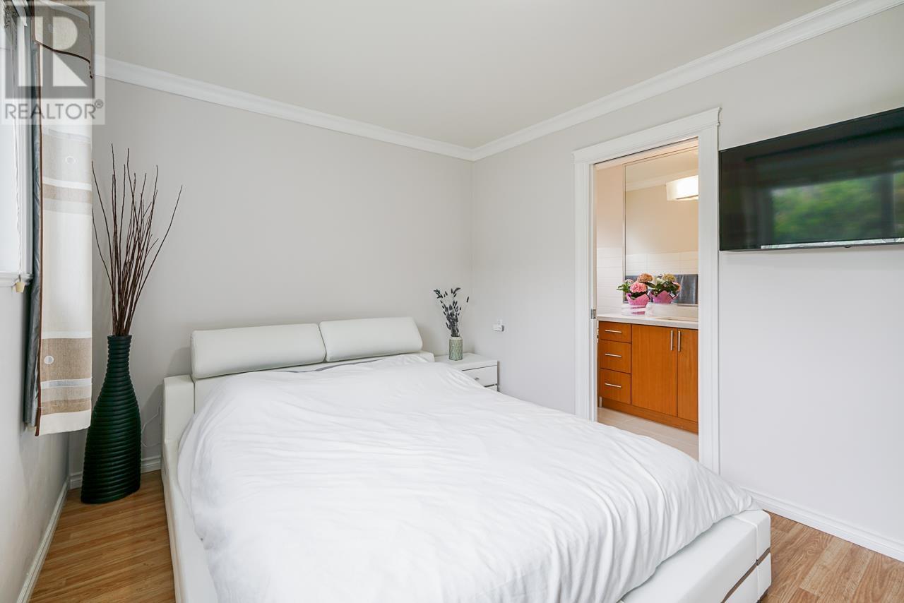6025 Dickens Street, Burnaby, British Columbia  V5H 1W6 - Photo 13 - R2848869