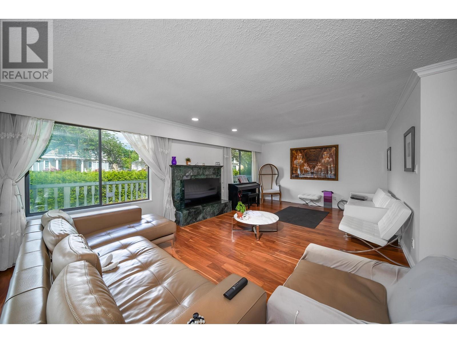 7520 Montcalm Street, Vancouver, British Columbia  V6P 4N8 - Photo 4 - R2886938