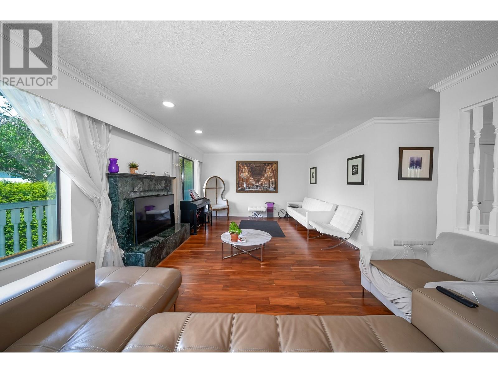 7520 Montcalm Street, Vancouver, British Columbia  V6P 4N8 - Photo 5 - R2886938