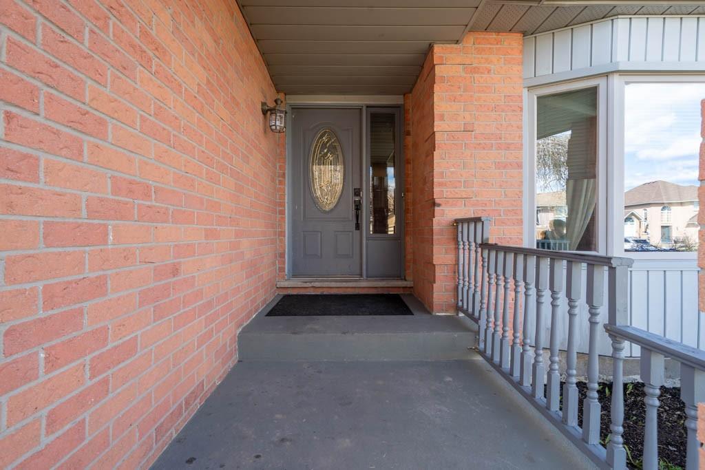 84 Alconbury Drive, Hamilton, Ontario  L8W 3G9 - Photo 2 - H4205219