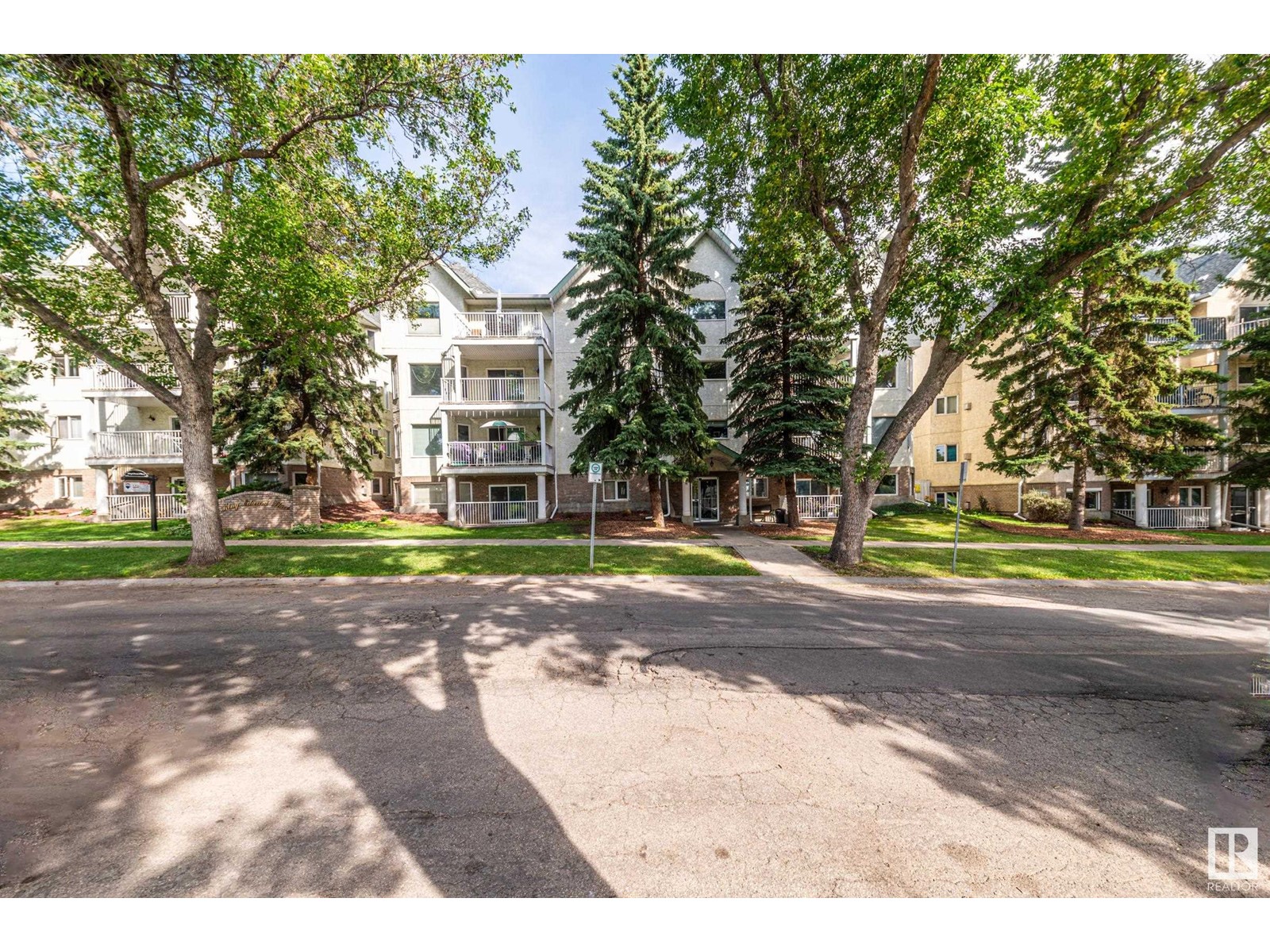 ##36 9914 80 Av Nw Nw, Edmonton, Alberta  T6E 6L6 - Photo 3 - E4401941