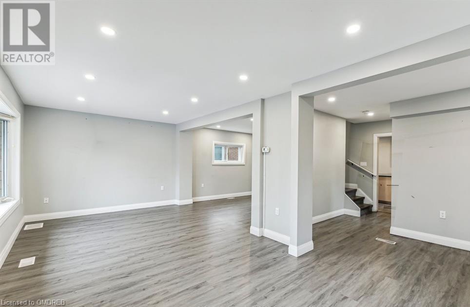 131 Bell Avenue, Hamilton, Ontario  L8K 3E5 - Photo 2 - 40639692