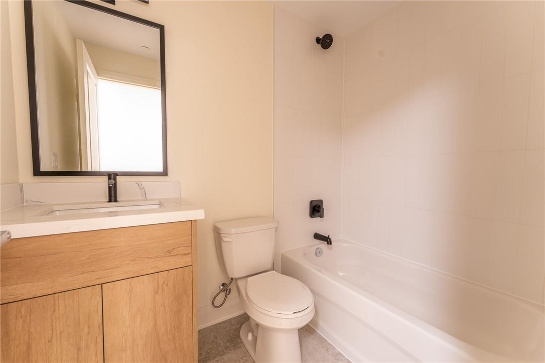 11 Robert Street, Unit #402, Hamilton, Ontario  L8L 2N8 - Photo 10 - H4205204