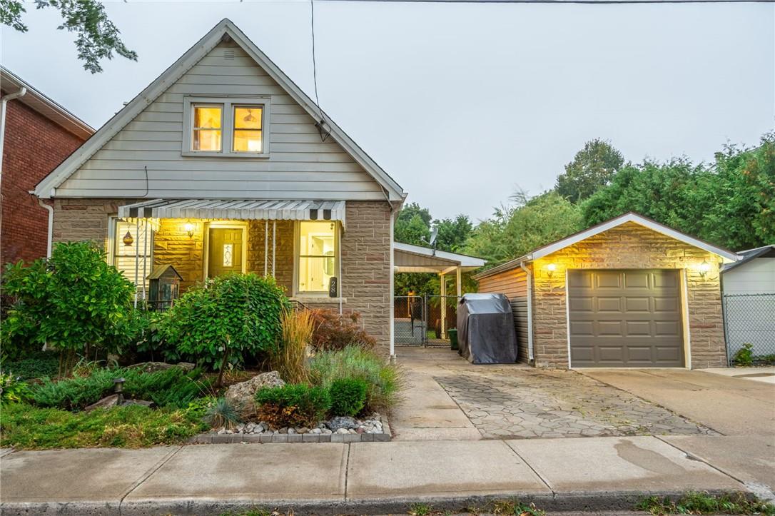 28 East 27th Street, Hamilton, Ontario  L8V 3E7 - Photo 2 - H4205261