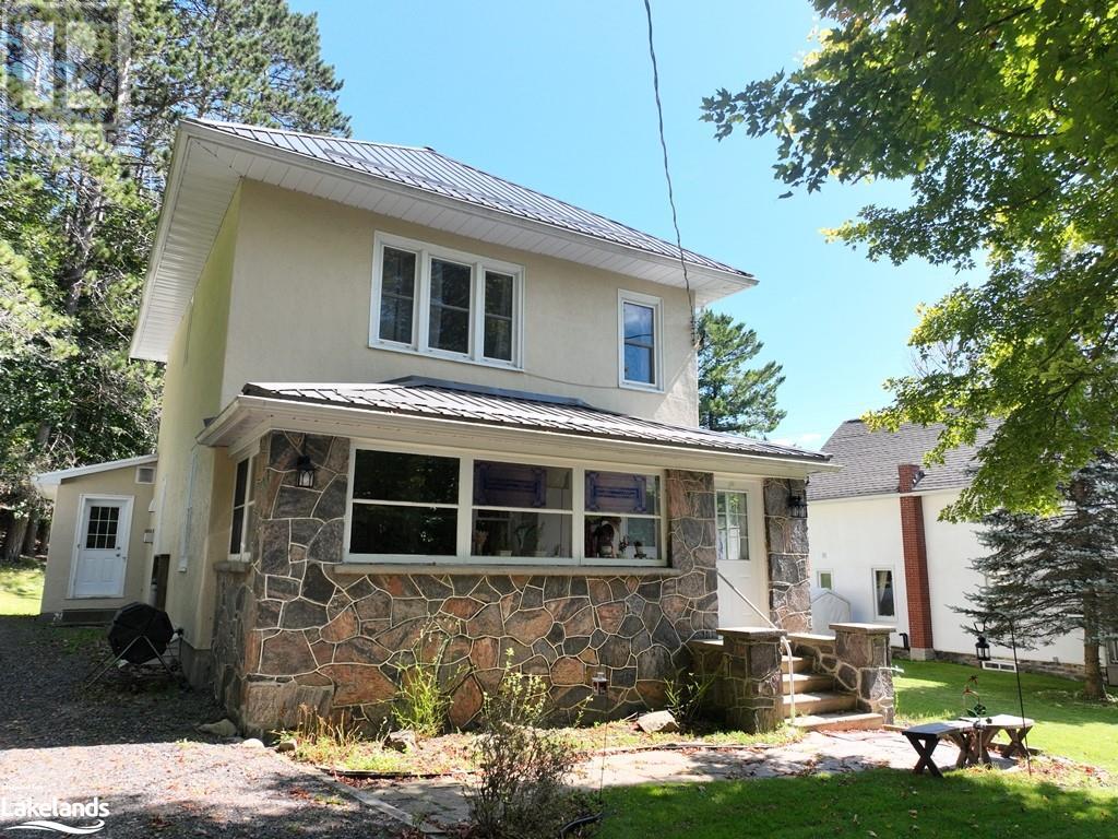 82 PINE Street, haliburton, Ontario