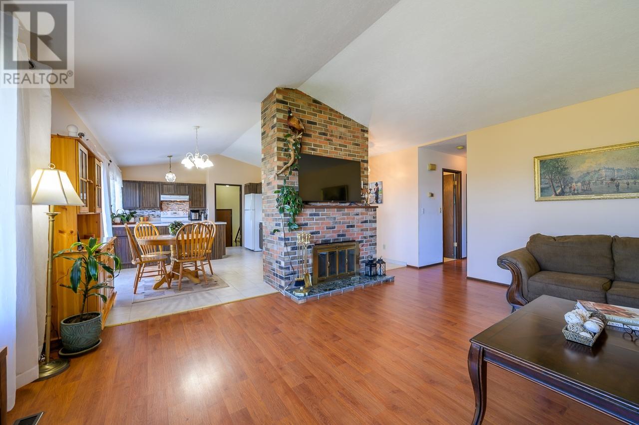 670 Arbutus Street, Kamloops, British Columbia  V2C 5W5 - Photo 4 - 180630