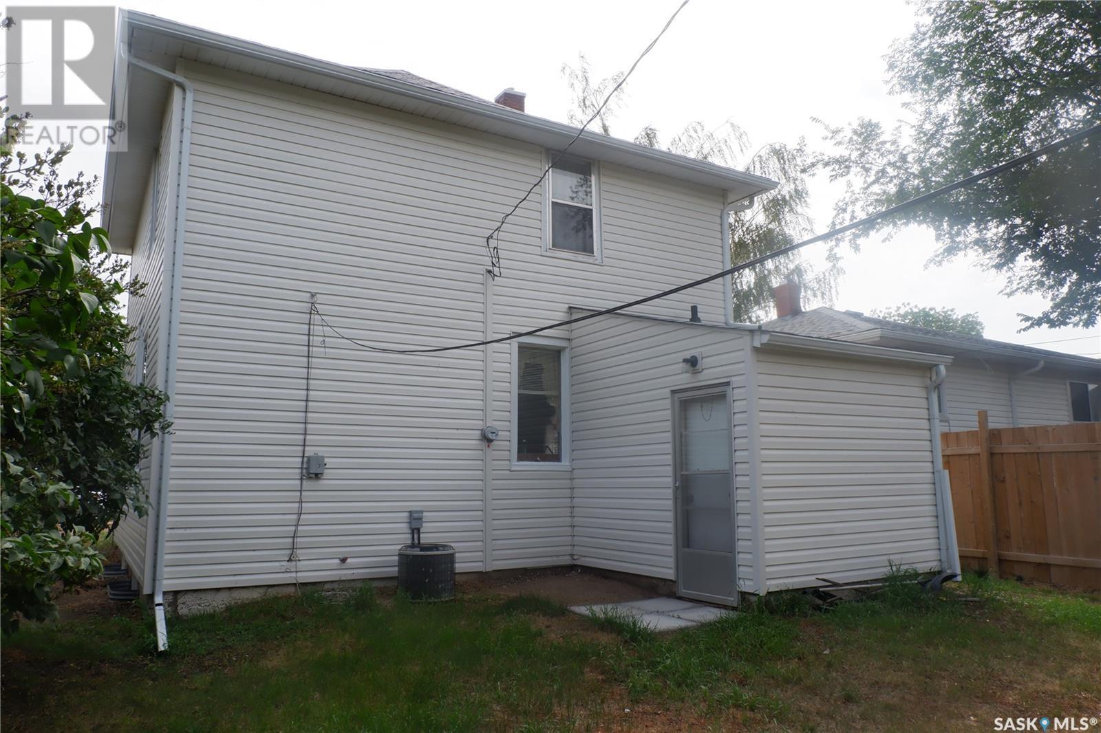 311 7th Avenue E, Assiniboia, Saskatchewan  S0H 0B0 - Photo 28 - SK982301