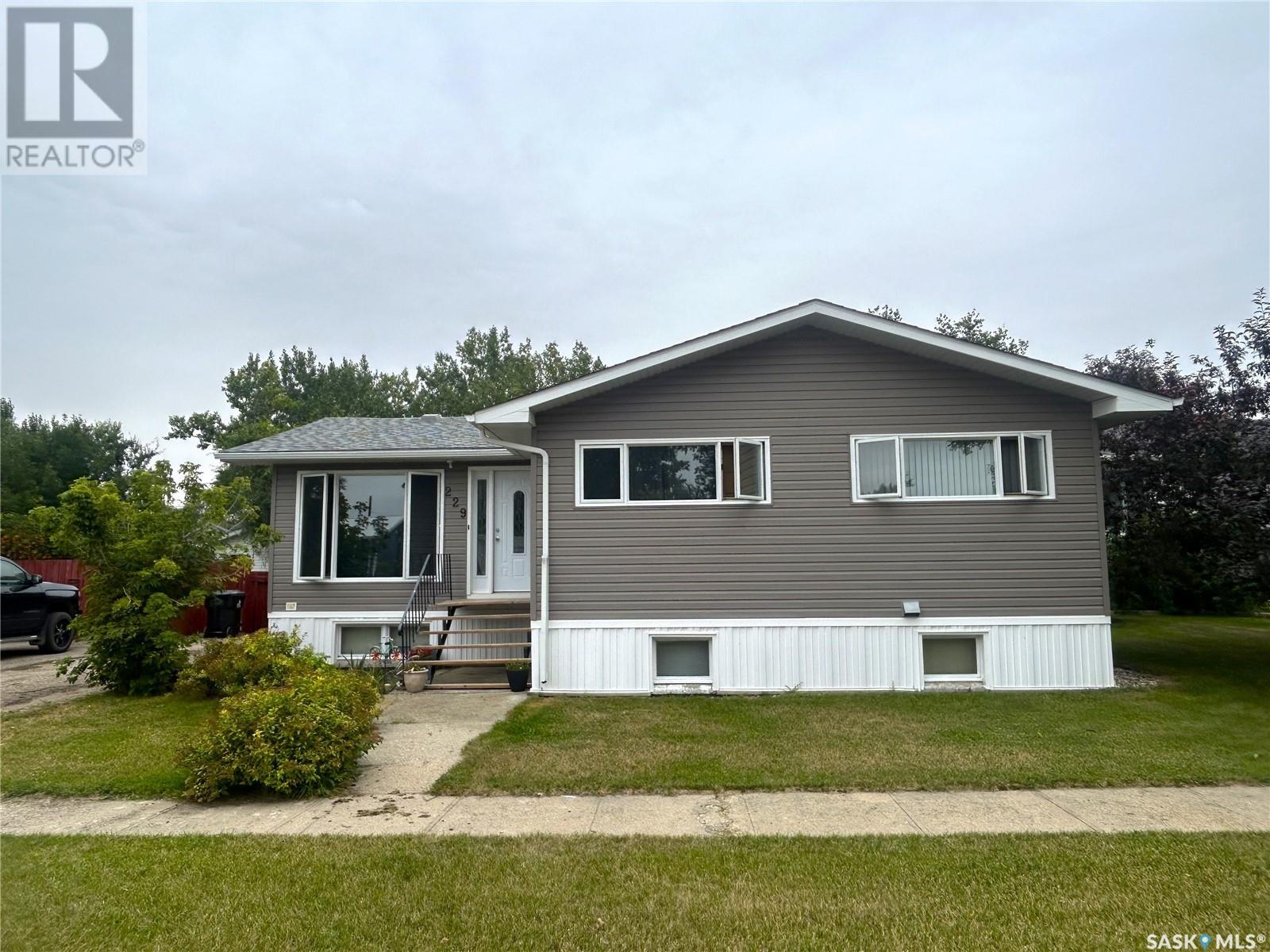 Property at 229 ALDRIDGE STREET image 2