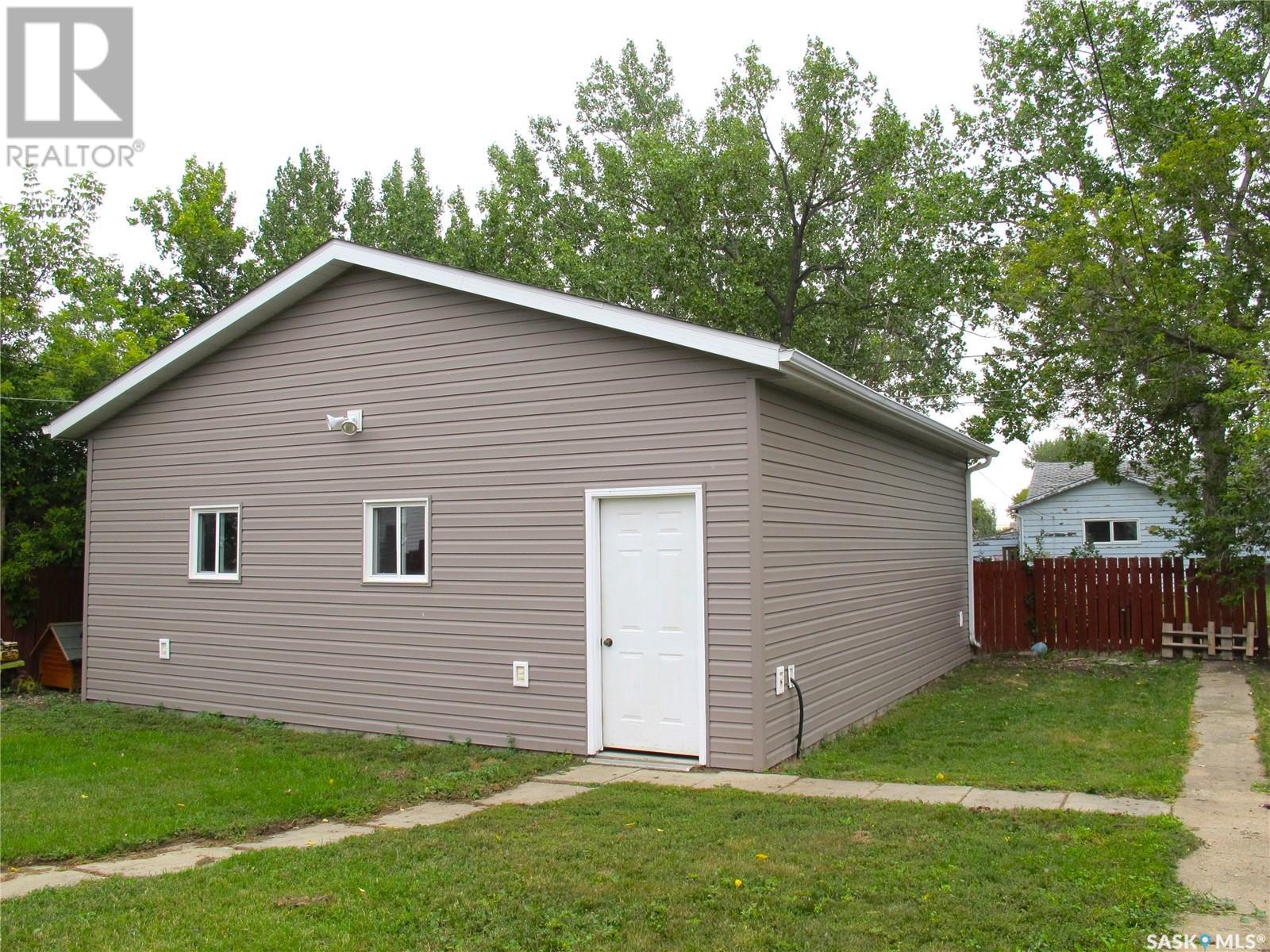 229 Aldridge Street, Bienfait, Saskatchewan  S0C 0M0 - Photo 6 - SK982189