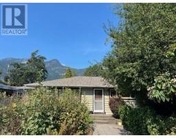 37963 FOURTH AVENUE, squamish, British Columbia