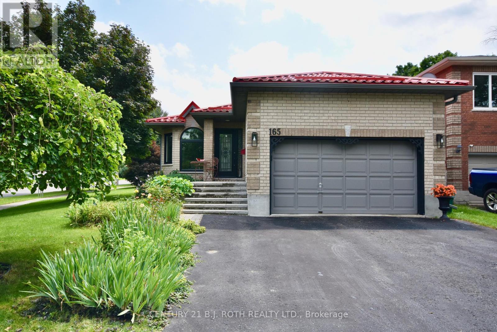 165 Cheltenham Road, Barrie (Georgian Drive), Ontario  L4M 6S5 - Photo 1 - S9284378