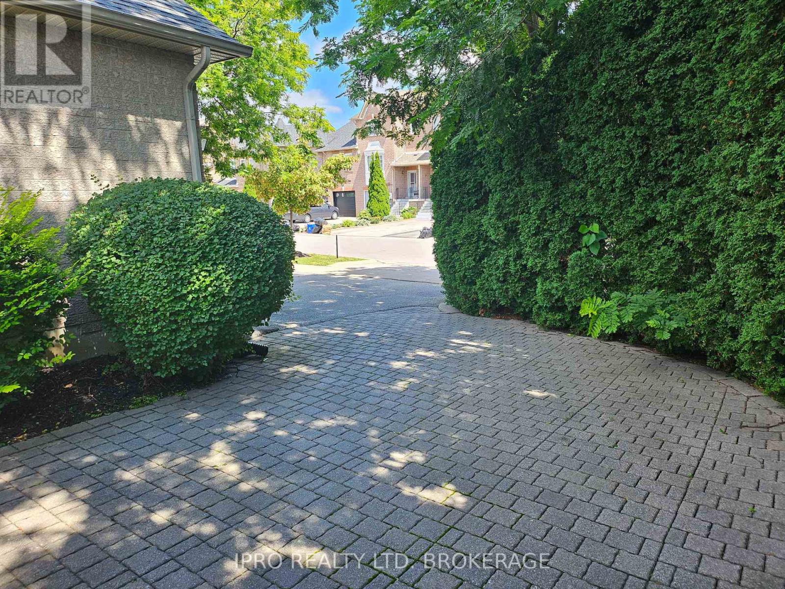 135 Michelle Drive, Vaughan, Ontario  L4L 9E1 - Photo 2 - N9265782