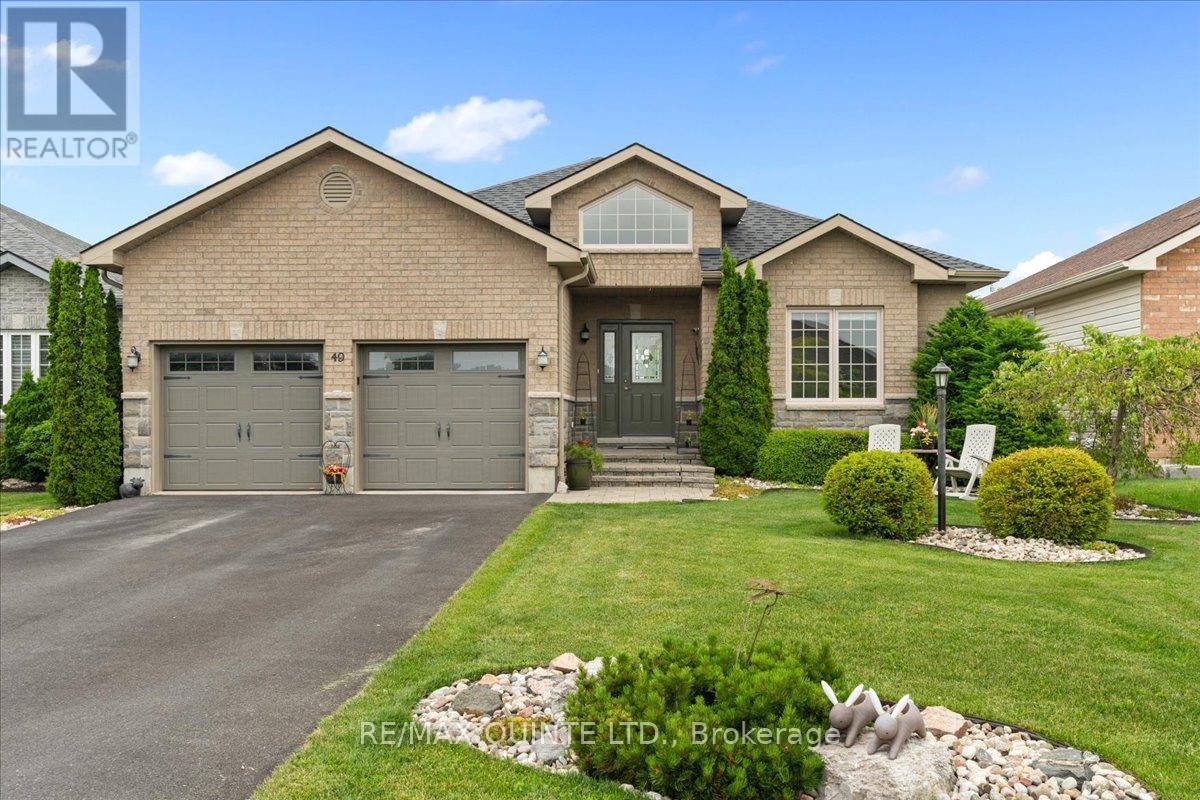 49 Maplehurst Crescent, Prince Edward County (Wellington), Ontario  K0K 3L0 - Photo 1 - X9284794